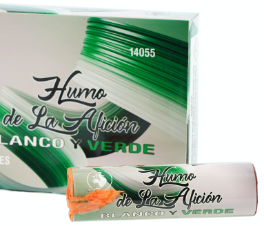 Humo de la afición blanco y verde